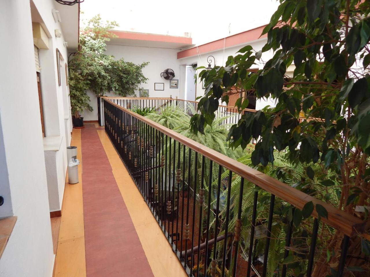 Hostal Cristina Чипиона Экстерьер фото